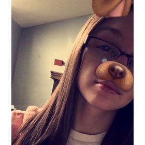 Meet your Posher, Kayla